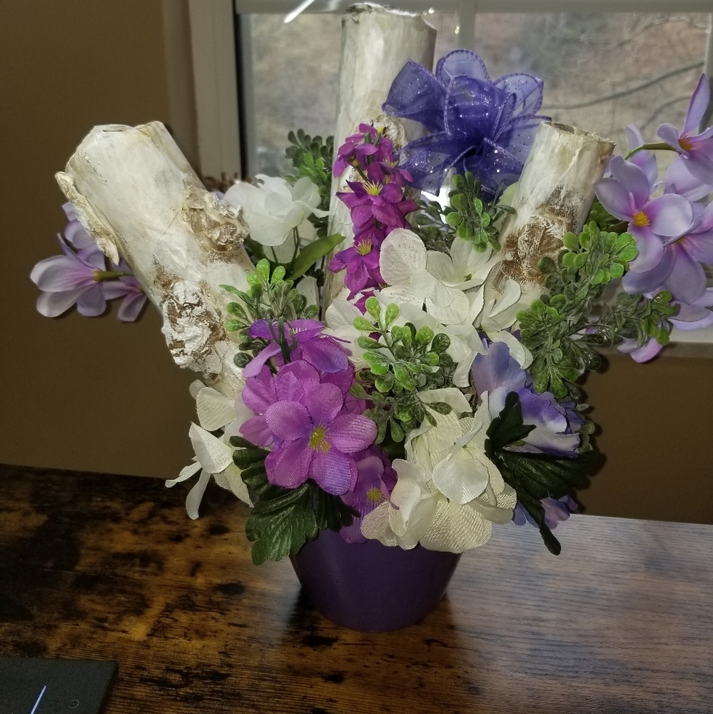 Spring purple flower arrangement.